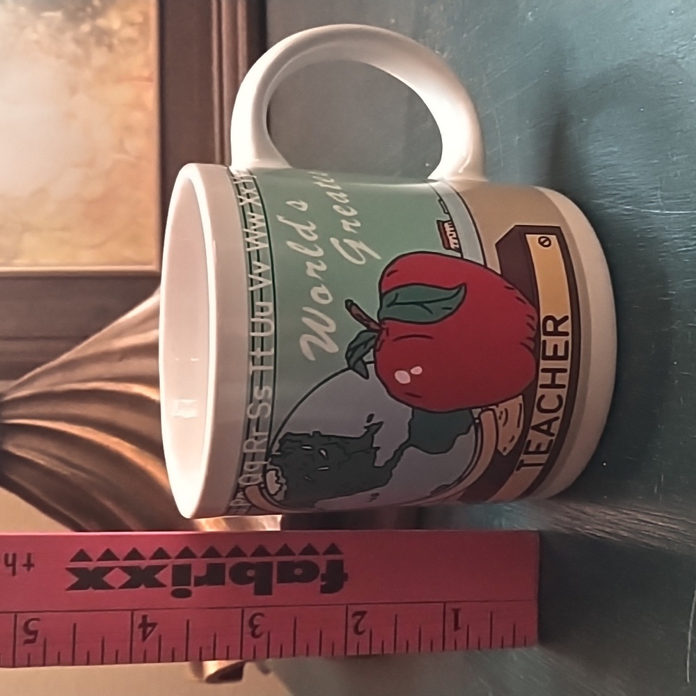 Cute "World's Greatest Teacher" coffee mug New!
